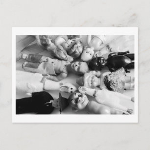 Carte Postale Portrait de poupée - Poupées en plastique et poule