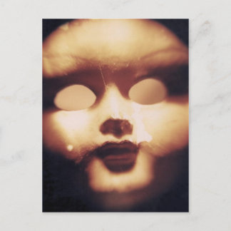 Carte Postale Poupée déplaisante