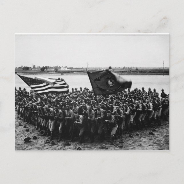 Carte Postale Première à combattre un groupe de Marines de la Pr (Devant)