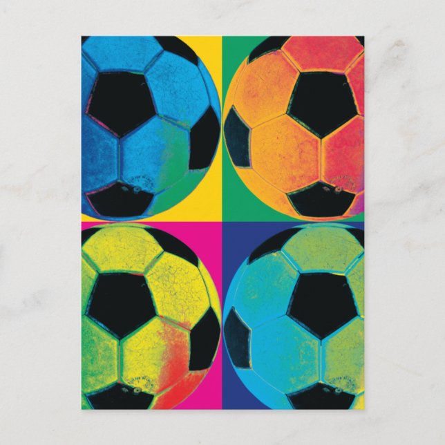 Carte Postale Quatre balles de football de couleurs différentes (Devant)