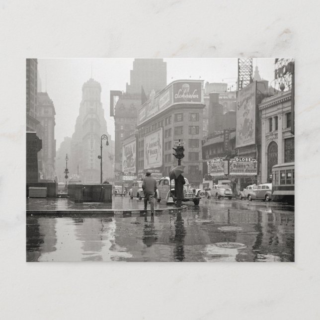 Carte Postale Rainy Day in Times Carré, 1943 (Devant)