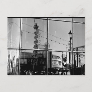 Carte Postale Réflexion Fenêtre Sandcastle B/W