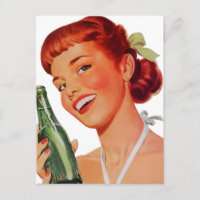 Rétro jeune femme mignonne avec la bouteille de