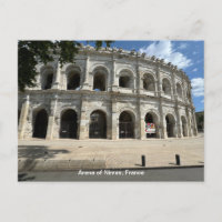 Roman Amphitheatre, Nimes, France sur un