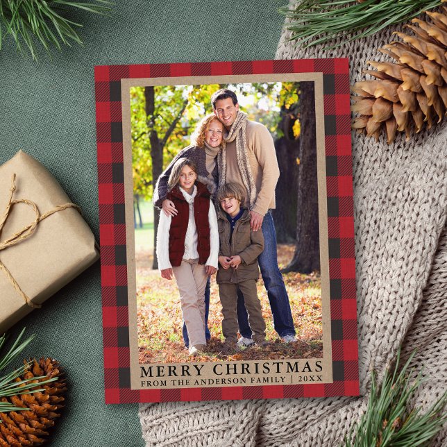 Carte Postale Rouge Plaid Joyeux Noël Kraft Photo de famille (Customize to change text size or text style.)