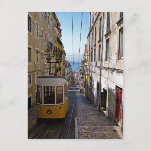 Carte Postale Rue Lisbonne et tramcar le Bairro Alto