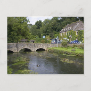 Carte Postale Ruisseau à truites dans le village de Bibury,