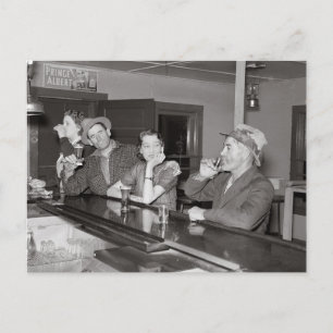 Carte Postale Samedi soir au Salon, 1937