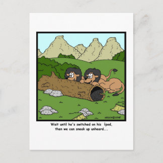 Carte Postale Se faufiler sans entendre : Caricature du lion