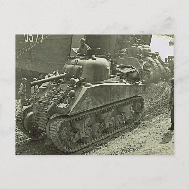 Carte Postale Seconde Guerre mondiale Char Sherman débarqué de L (Devant)