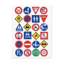 Signes routiers japonais (arrière - plan blanc)