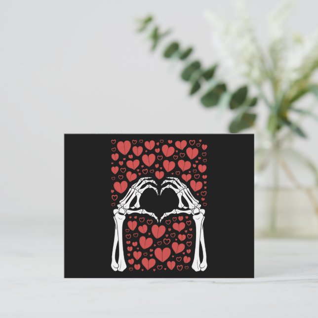Carte Postale Skeleton Coeur main Valentines Jour Amour drôle (Debout devant)