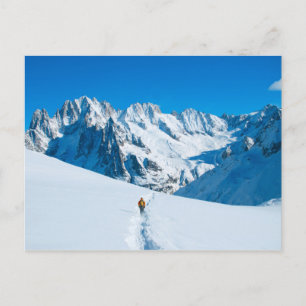 Carte Postale Skier sur Snowy Mountain Vista