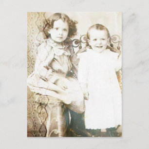 Carte Postale Soeurs et dentelle