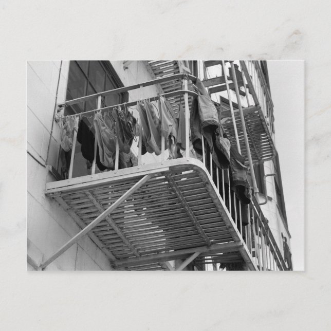 Carte Postale Sous-vêtements pour Humour sec Photo noir et blanc (Devant)