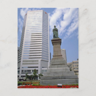 Carte Postale Statue de la Reine Rouge Victoria, Montréal, fleur