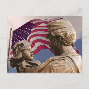 Carte Postale Statue du drapeau américain pour le retour à la ma