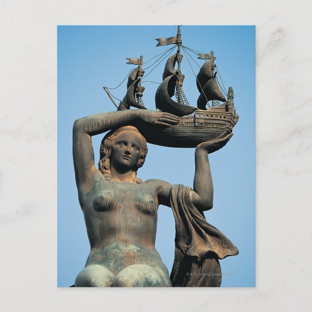 Carte Postale Statue féminine tenant un navire, Barcelone (Devant)
