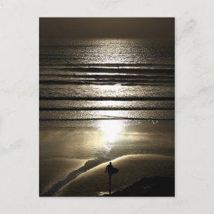 Carte Postale Surfer du coucher de soleil à Polzeath