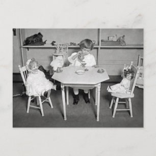 Carte Postale Tea Party avec poupées, 1923