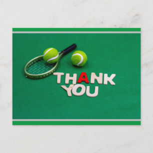 Carte Postale Tennis merci avec raquette et balle sur vert