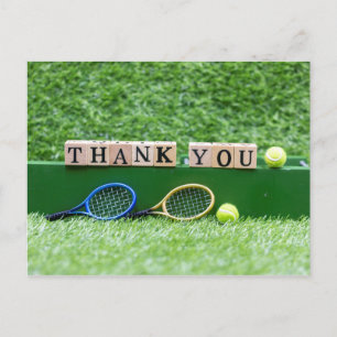 Carte Postale Tennis Merci mot en bois avec raquette et balle