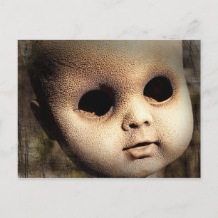 Carte Postale Tête de poupée déplaisante avec yeux manquants