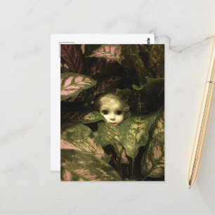 Carte Postale Tête de poupée en Plante