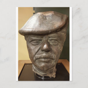 Carte Postale Tête endommagée de la statue de Saddam Hussein - 2
