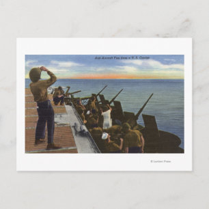 Carte Postale Tir antiaérien depuis un porte-avions américain - 