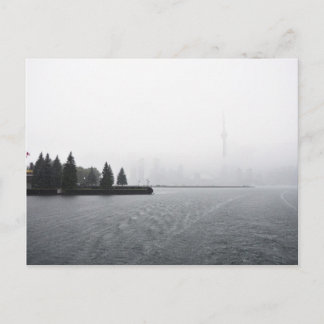 Carte Postale Toronto Harbour Skyline dans la pluie