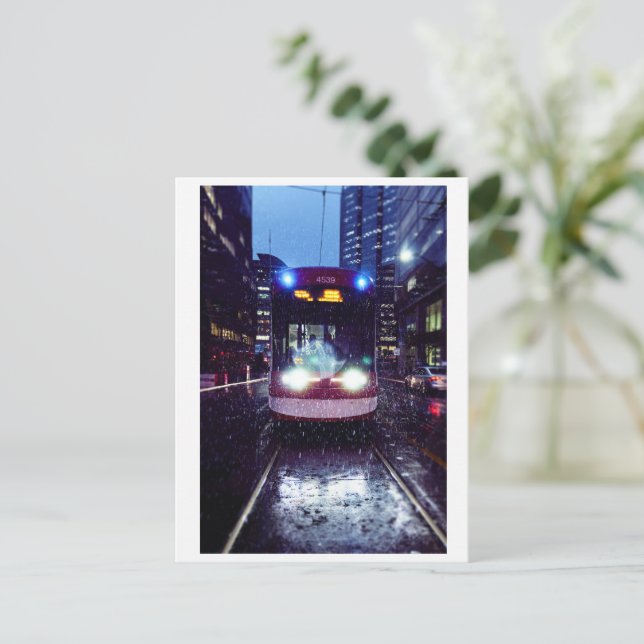 Carte Postale Toronto, Street Car en forte pluie (Debout devant)