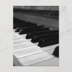 Carte Postale Touches de piano vintage ; noir et blanc