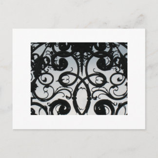 Carte Postale Tour royale Tourbillonne contre le ciel bleu