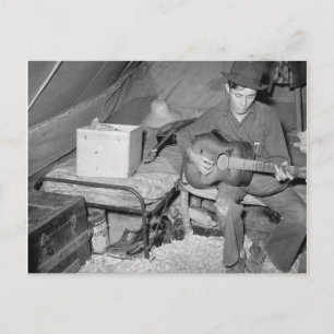 Carte Postale Travailleur agricole jouant de la guitare, 1939