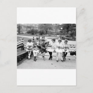 Carte Postale Tricot patriotique Bee, début des années 1900