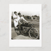 Triomphe de l'amour Rencontre sur une moto Vintage