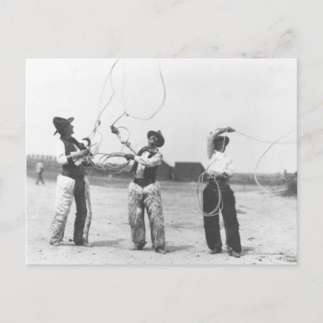 Carte Postale Trois hommes qui durent. (Devant)