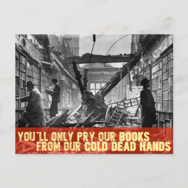 Carte Postale Tu ne prends jamais nos livres (Devant)