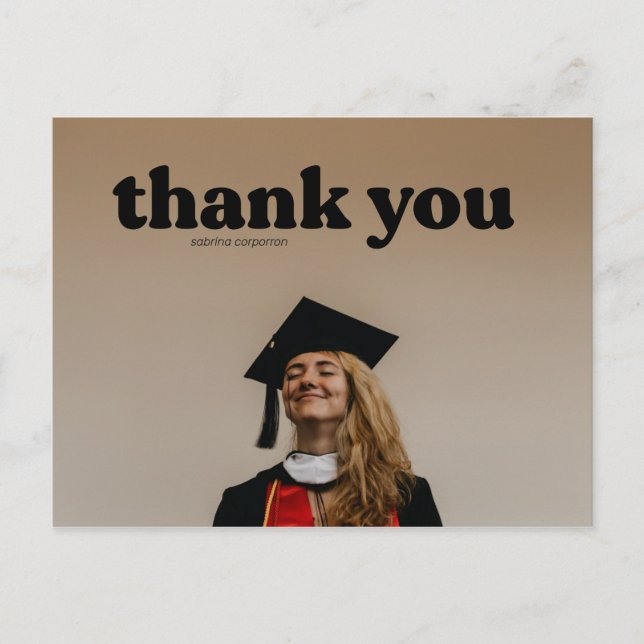 Carte Postale Typographie Tendance Remerciement de Diplôme Noir (Devant)