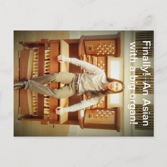 Carte Postale un asiatique avec un gros orgue (Devant)