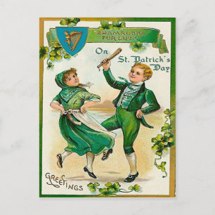 Carte Postale Un garçon et une fille irlandais dansant le jour d