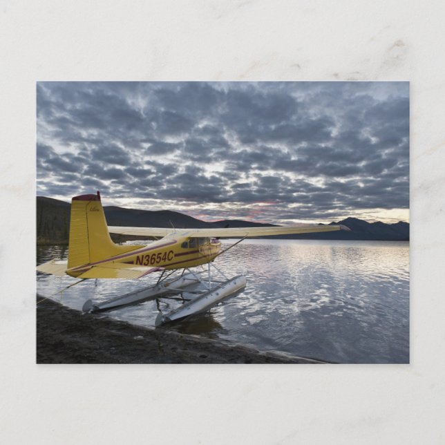 Carte Postale Un hydravion dans le lac pittoresque Takahula (Devant)
