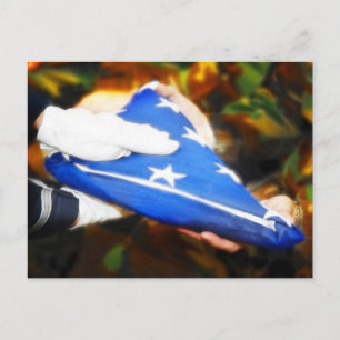 Carte Postale Un soldat du "Merci" reçoit le drapeau américain