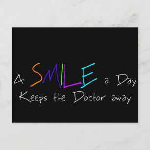 Carte Postale Un sourire par jour garde le docteur loin