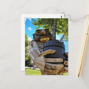 Carte Postale Un troll cool tient un arbre