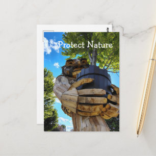Carte Postale Un troll cool tient un arbre Protégez la nature