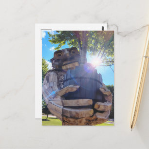 Carte Postale Un troll géant soutient un arbre