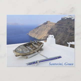 Carte Postale Un vieux bateau sur le toit d'une maison à Santori