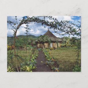 Carte Postale Un village dans les Hautes Terres, Goroka, Papouas